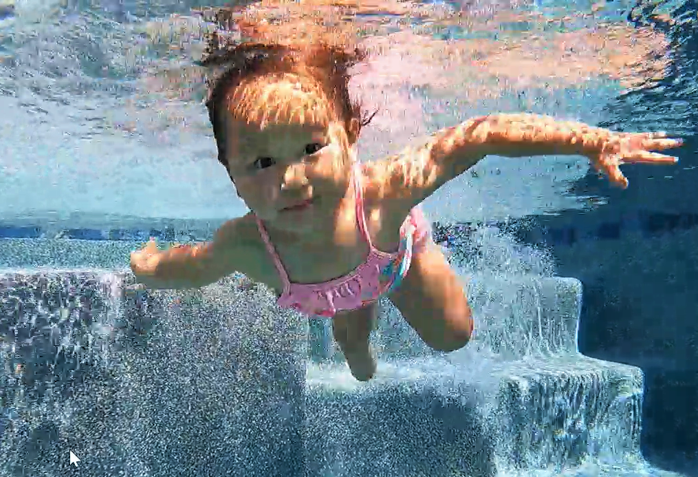 nina_underwater Swim